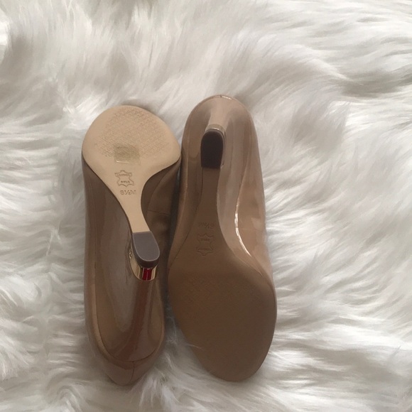 SOLD New Tory Burch Astoria Wedges - Picture 4 of 5